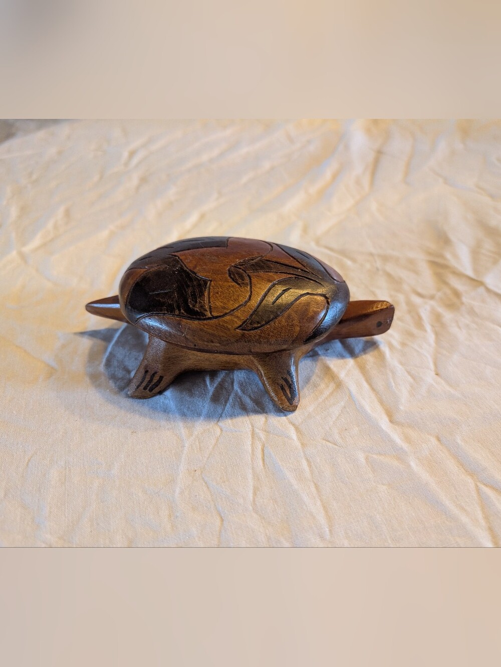 2/30$ Vintage Hand-Carved Turtle Accent - Brown and Dark Brown